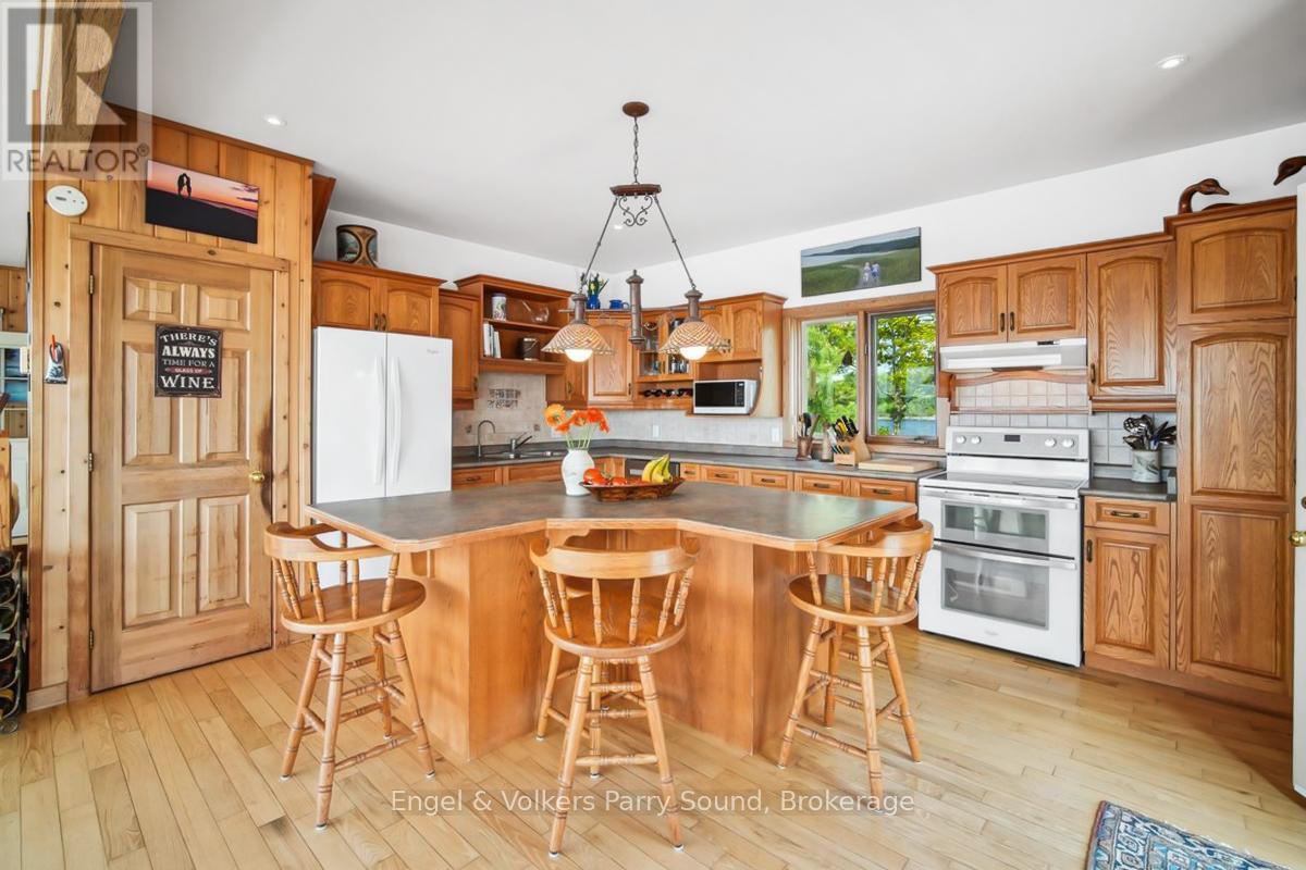 1 Three Tree Island, Mcdougall, ON - Indoor