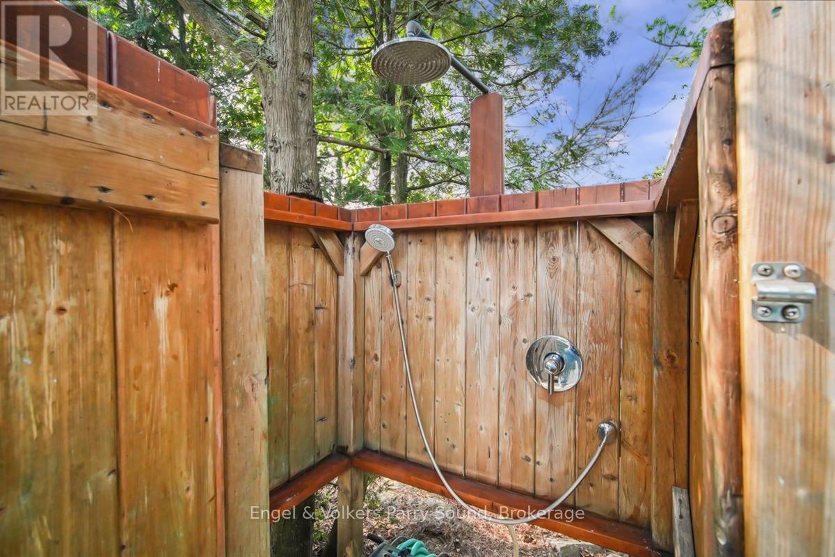 1 Three Tree Island, Mcdougall, ON -