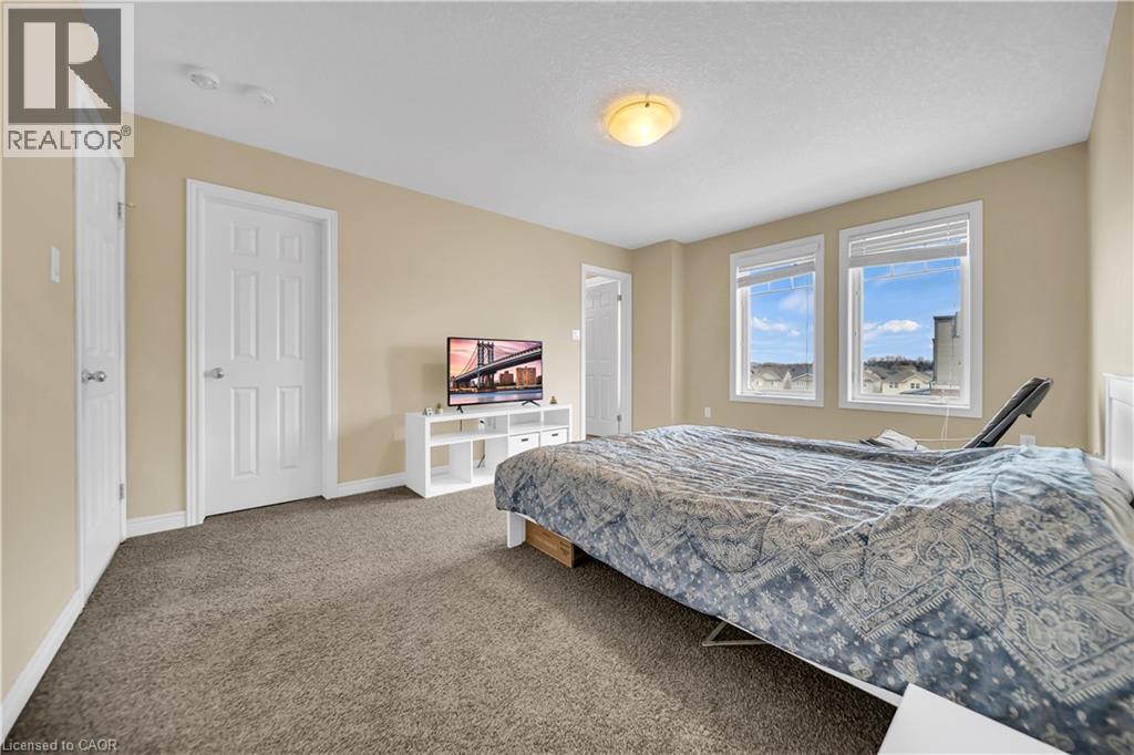 70 Willowrun Drive Unit# G2, Kitchener, ON - Indoor Photo Showing Bedroom