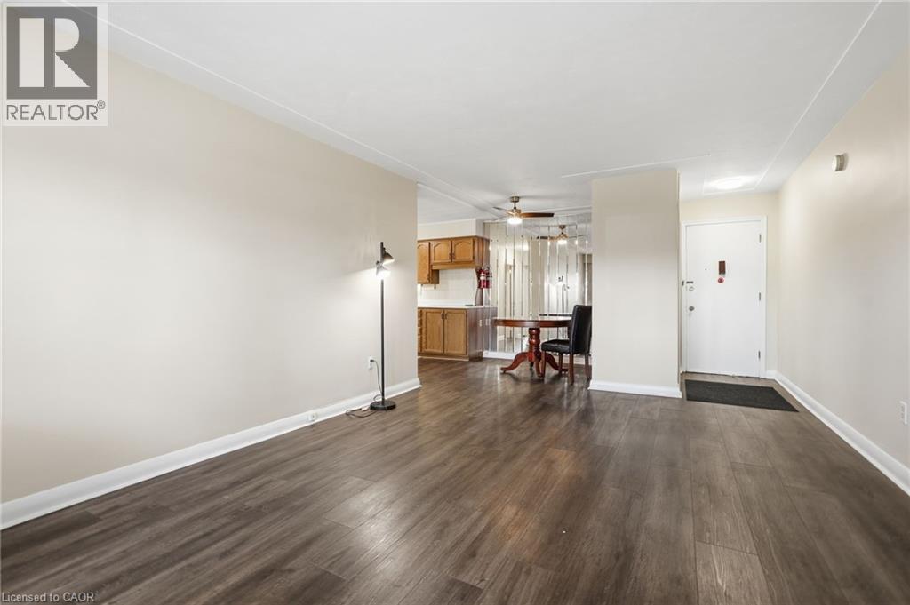 9 Grant Boulevard Unit# 106, Dundas, ON - Indoor Photo Showing Other Room