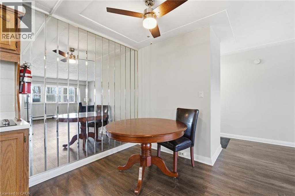 9 Grant Boulevard Unit# 106, Dundas, ON - Indoor Photo Showing Dining Room