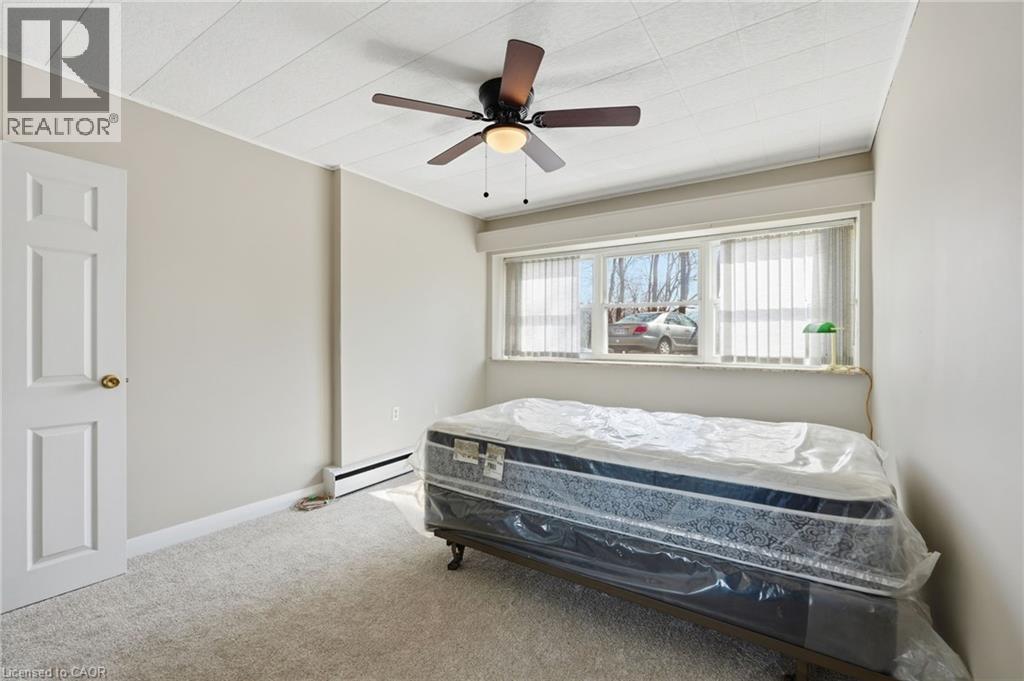 9 Grant Boulevard Unit# 106, Dundas, ON - Indoor Photo Showing Bedroom