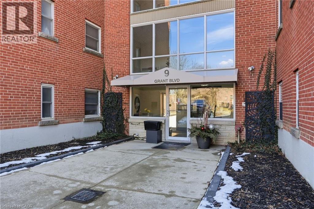 9 Grant Boulevard Unit# 106, Dundas, ON - Outdoor With Exterior