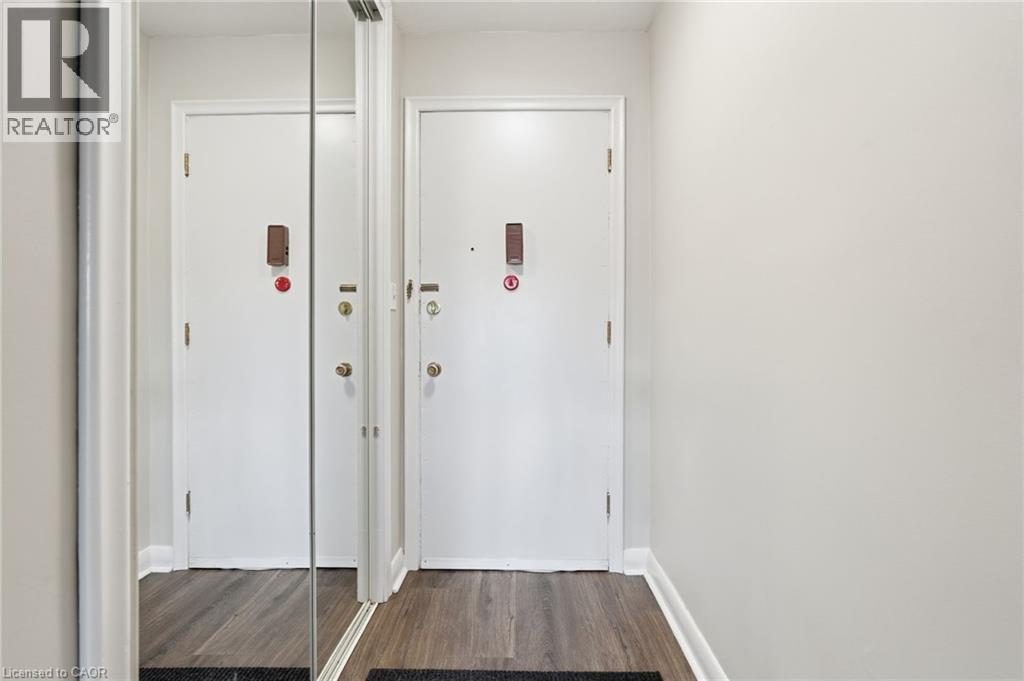 9 Grant Boulevard Unit# 106, Dundas, ON - Indoor Photo Showing Other Room