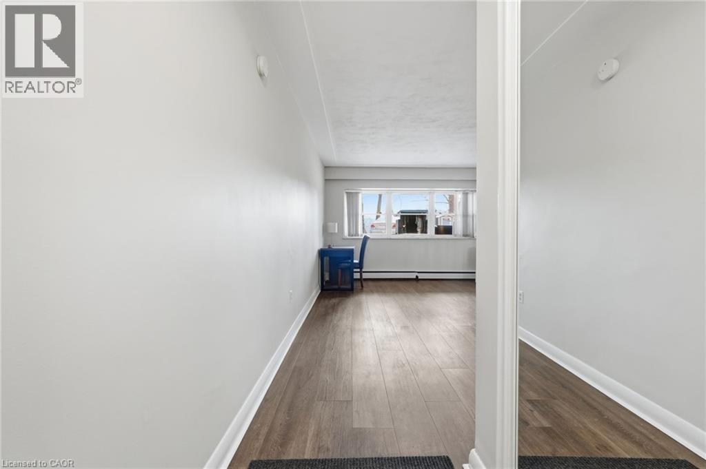 9 Grant Boulevard Unit# 106, Dundas, ON - Indoor Photo Showing Other Room