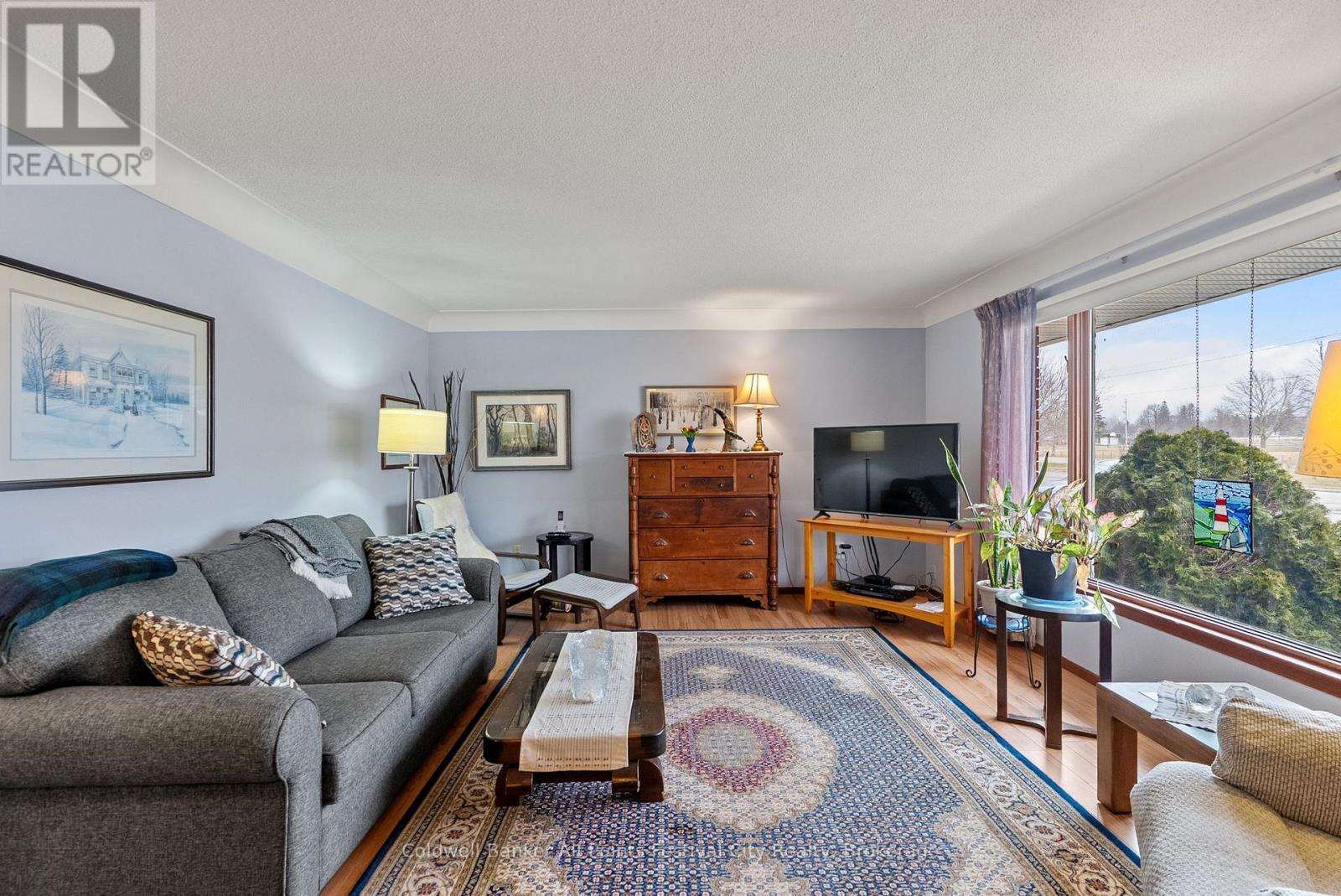 318 Eldon Street, Goderich (Goderich (Town)), ON - Indoor Photo Showing Living Room