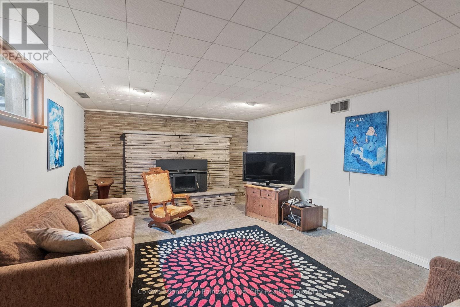 318 Eldon Street, Goderich (Goderich (Town)), ON - Indoor Photo Showing Other Room With Fireplace