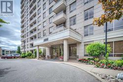 1007 - 1000 THE ESPLANADE N Pickering, ON L1V 6V4