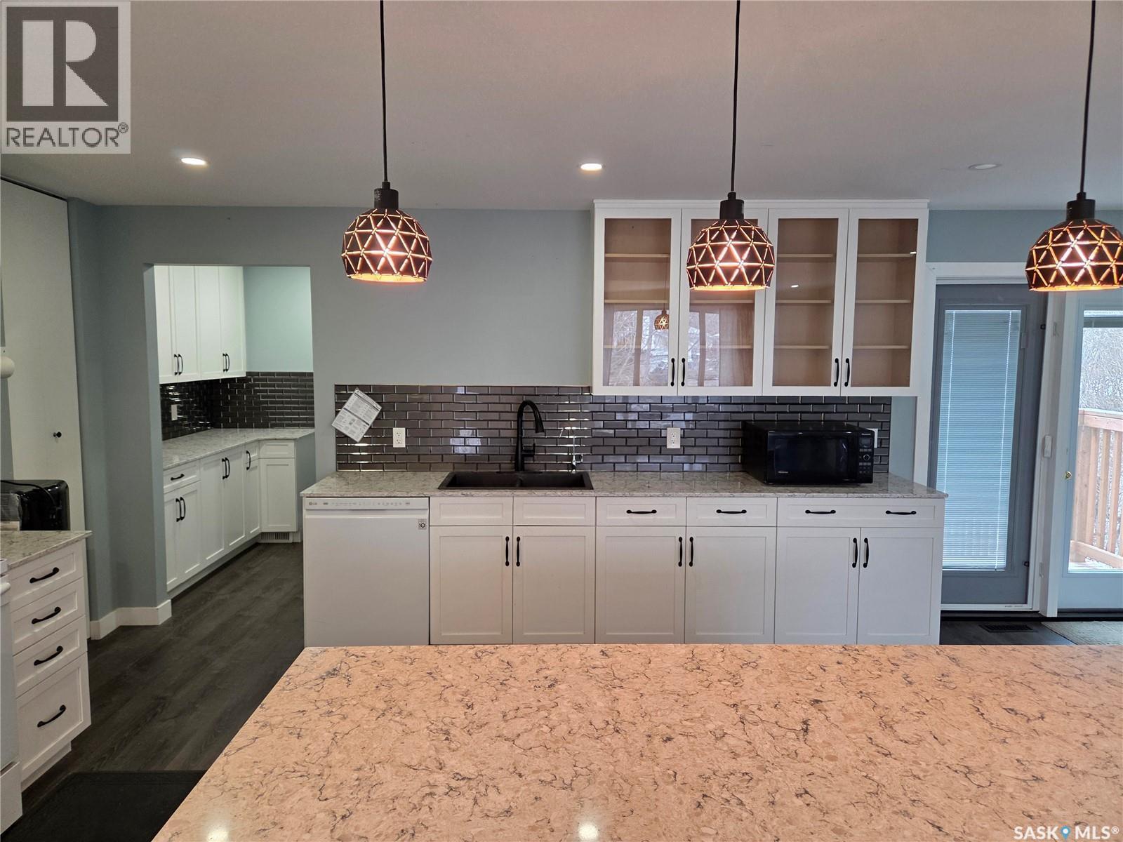 621 Mccall Street, Oxbow, SK - Indoor Photo Showing Kitchen