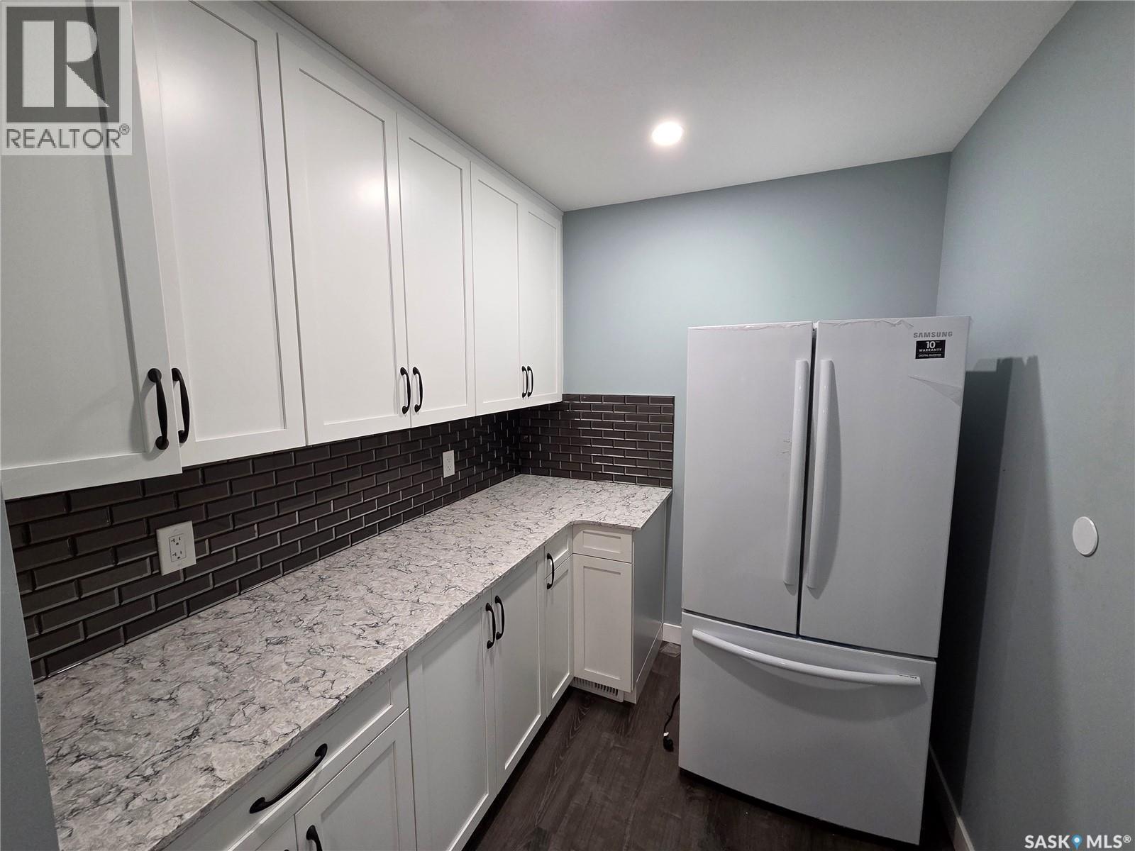 621 Mccall Street, Oxbow, SK - Indoor Photo Showing Kitchen