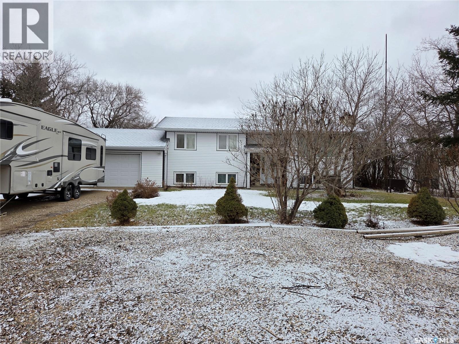 621 Mccall Street, Oxbow, SK - Outdoor