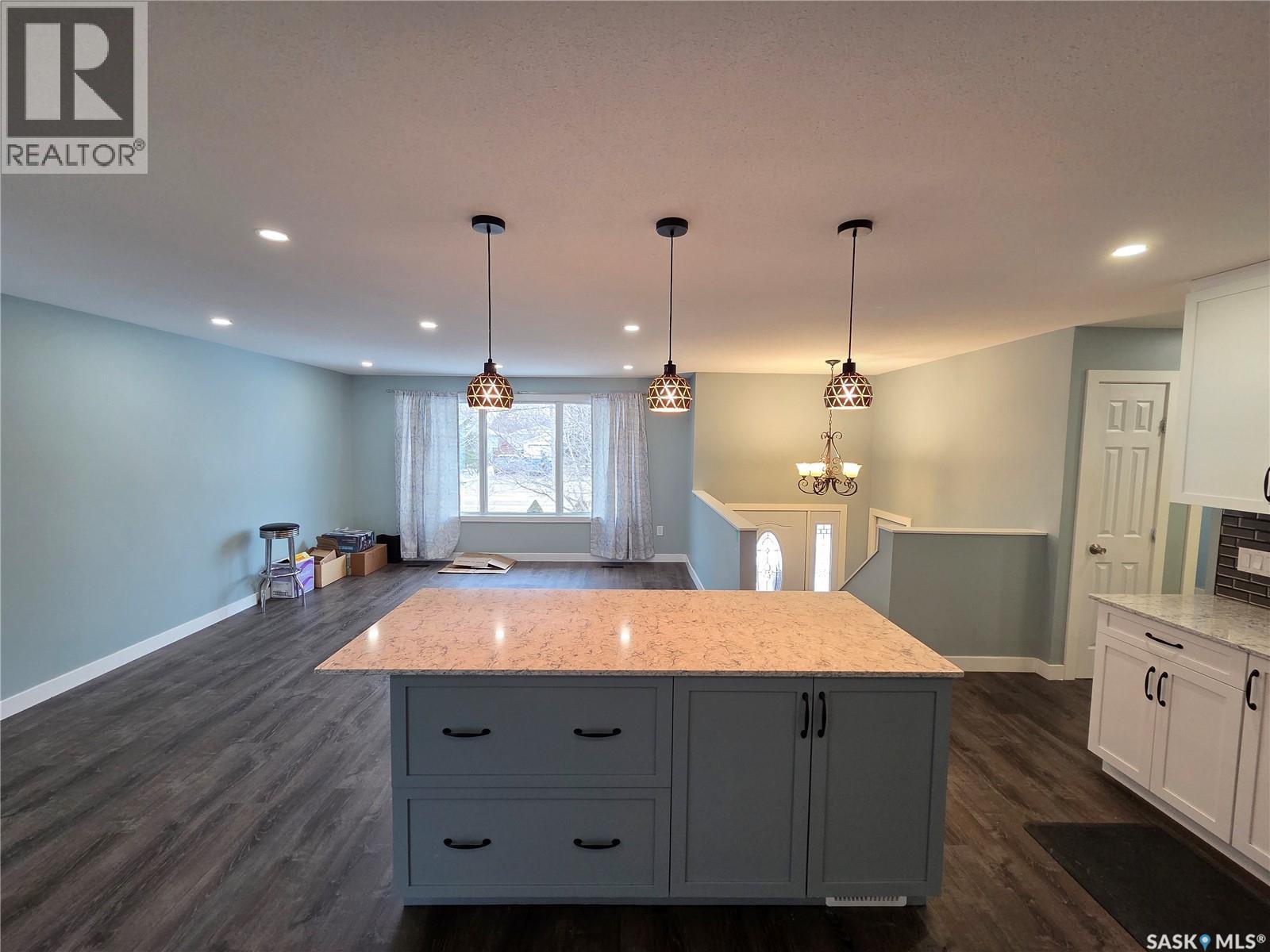 621 Mccall Street, Oxbow, SK - Indoor Photo Showing Kitchen