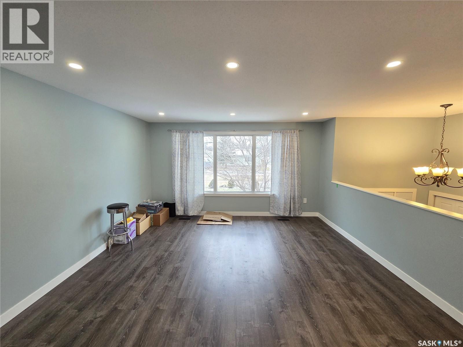 621 Mccall Street, Oxbow, SK - Indoor Photo Showing Other Room