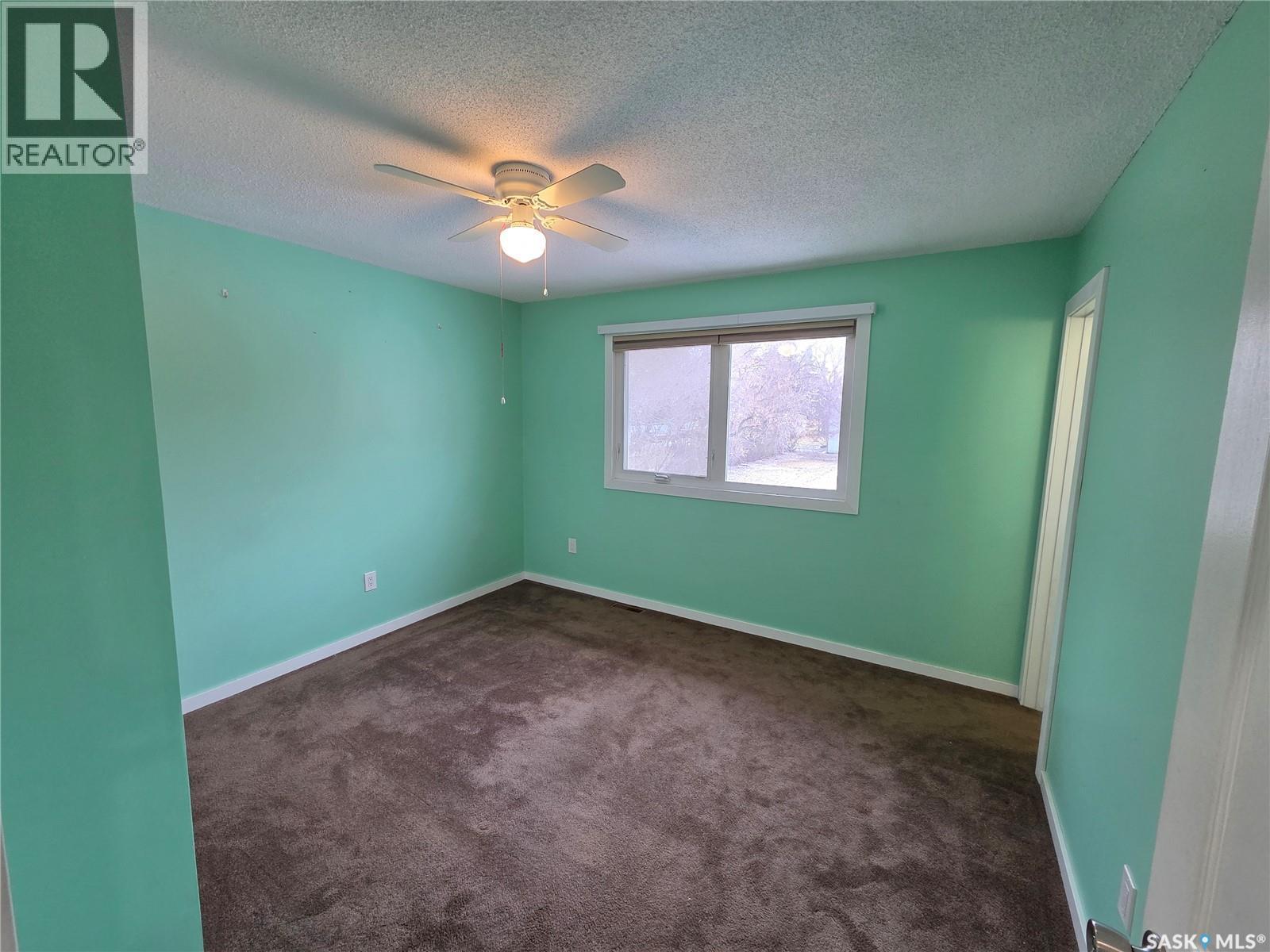621 Mccall Street, Oxbow, SK - Indoor Photo Showing Other Room