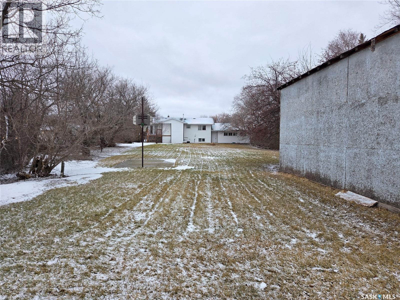 621 Mccall Street, Oxbow, SK - Outdoor