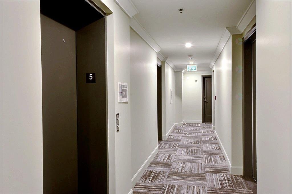 Hall d'entrée/Vestibule - 302-510 Boul. Des Prairies, Laval (Laval-Des-Rapides), QC - Indoor Photo Showing Other Room