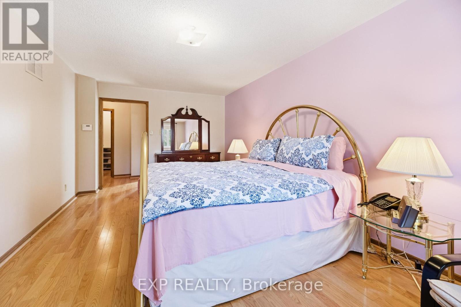81 Southgate Crescent, Richmond Hill, ON - Indoor Photo Showing Bedroom