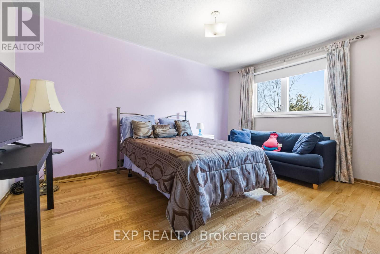 81 Southgate Crescent, Richmond Hill, ON - Indoor Photo Showing Bedroom