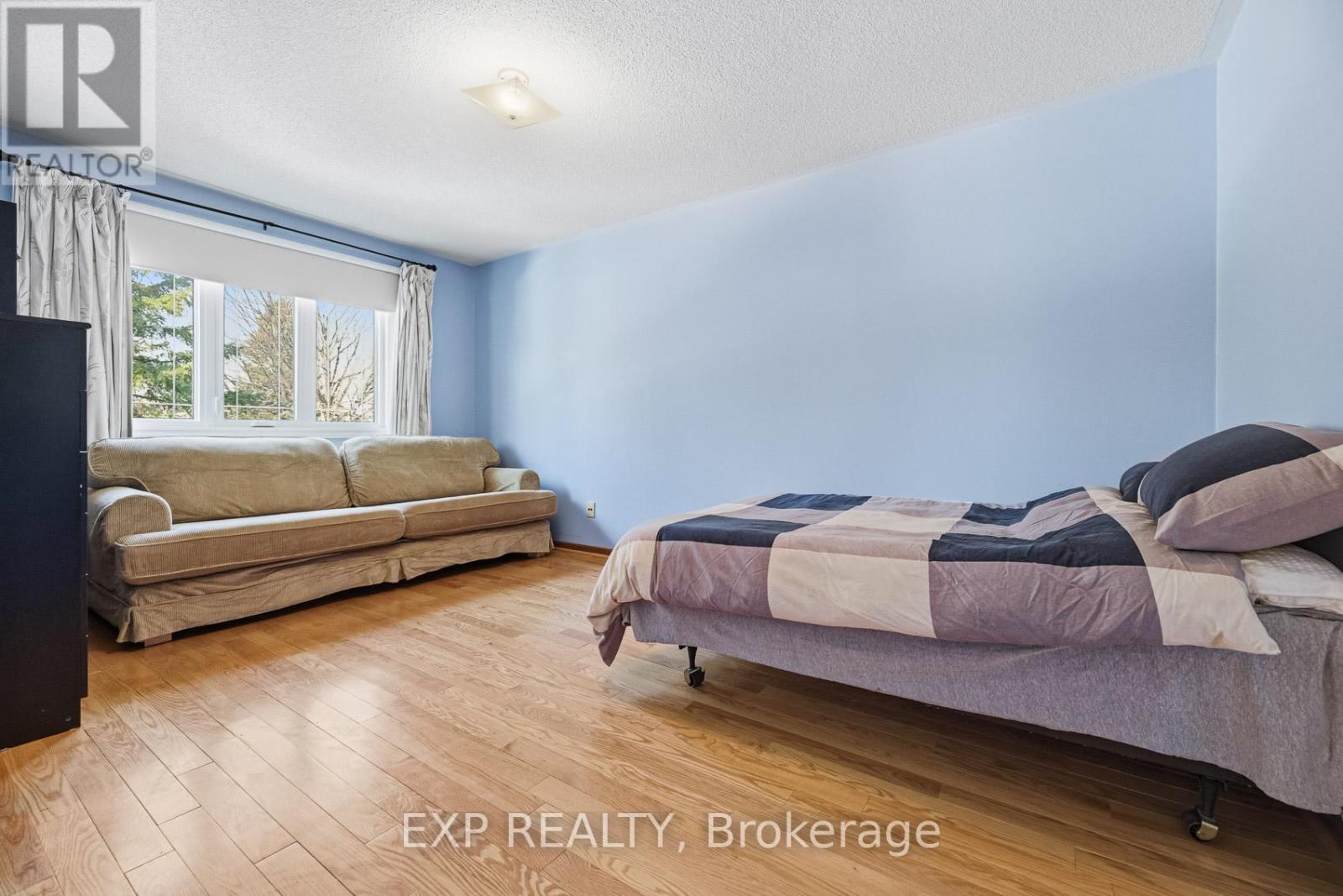 81 Southgate Crescent, Richmond Hill, ON - Indoor Photo Showing Bedroom