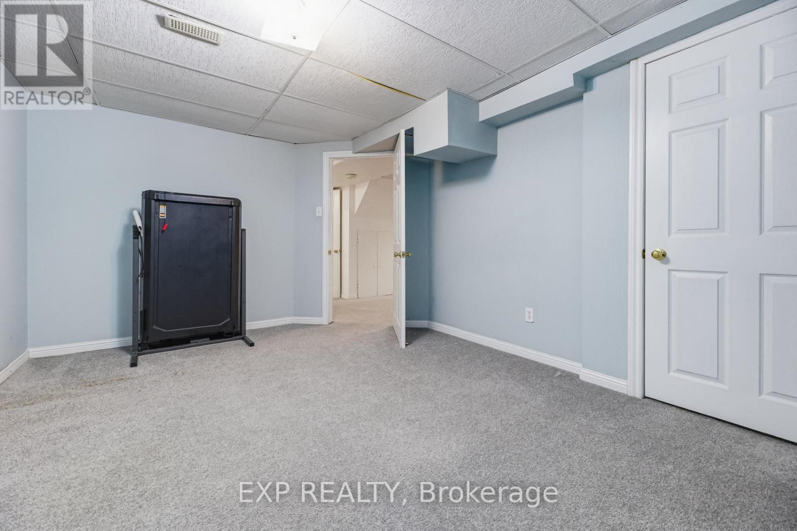 81 Southgate Crescent, Richmond Hill, ON - Indoor Photo Showing Other Room