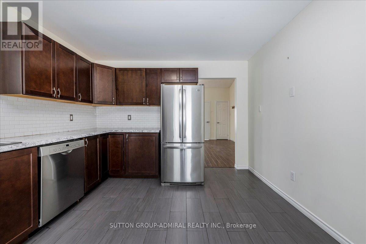 64 Copeman Crescent, Barrie, ON - Indoor Photo Showing Kitchen