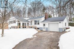 257 CHURCH STREET Penetanguishene, ON L9M 1G6