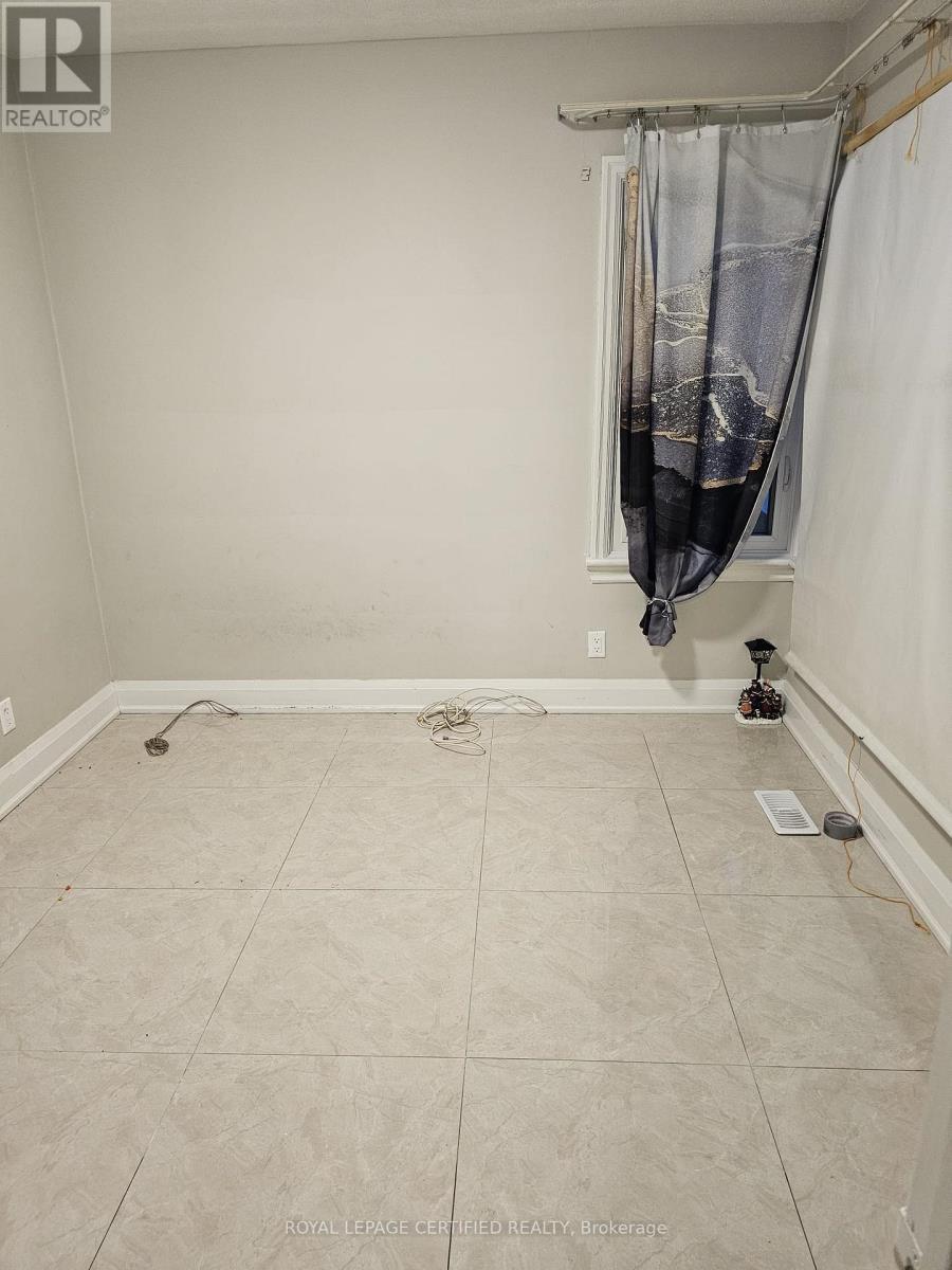 299 West 2Nd Street, Hamilton, ON - Indoor Photo Showing Bathroom