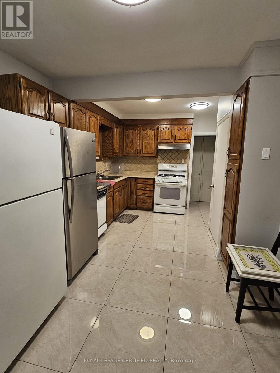 299 West 2Nd Street, Hamilton, ON - Indoor Photo Showing Kitchen