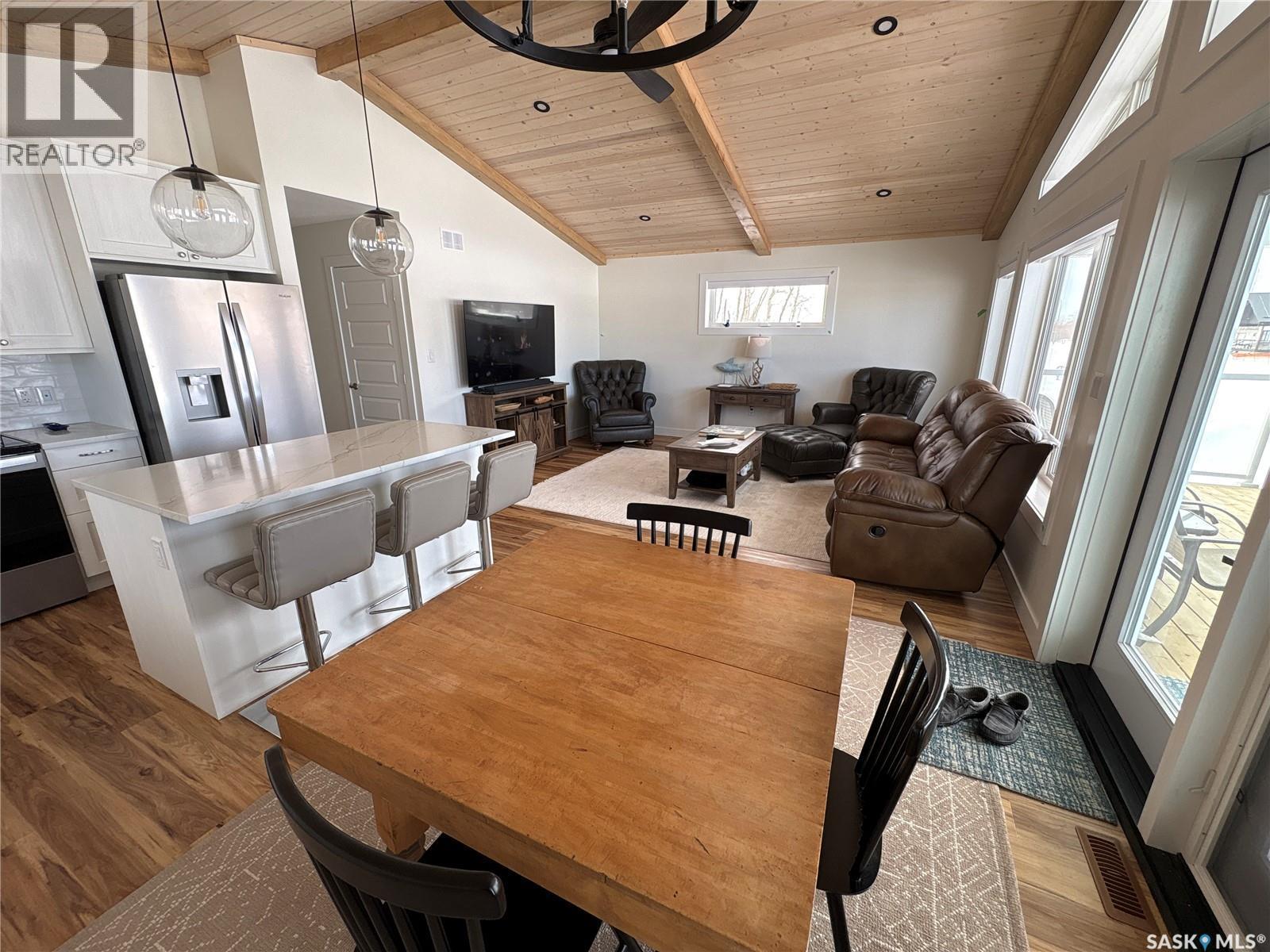 105 Prince Crescent, Fishing Lake, SK - Indoor