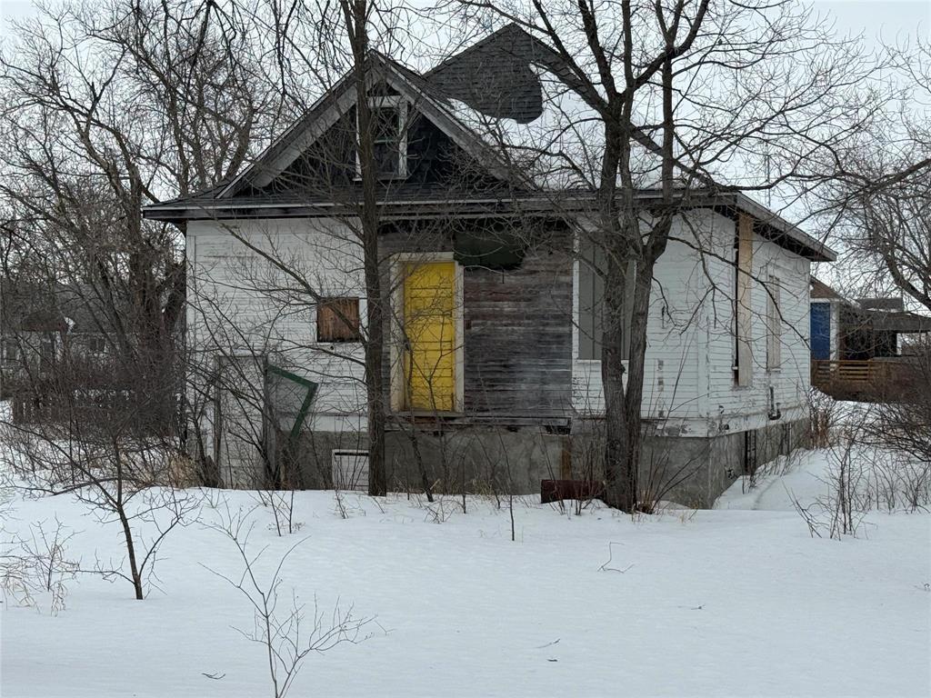 37 First Avenue, Lundar, MB