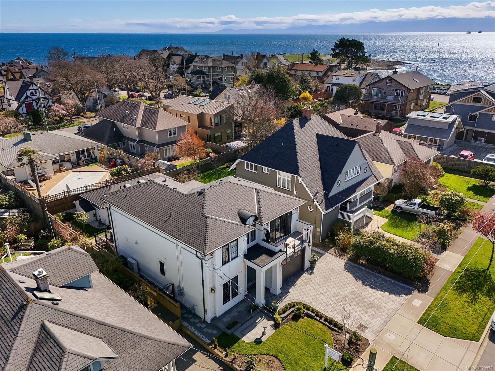 25 Howe St, Victoria, BC