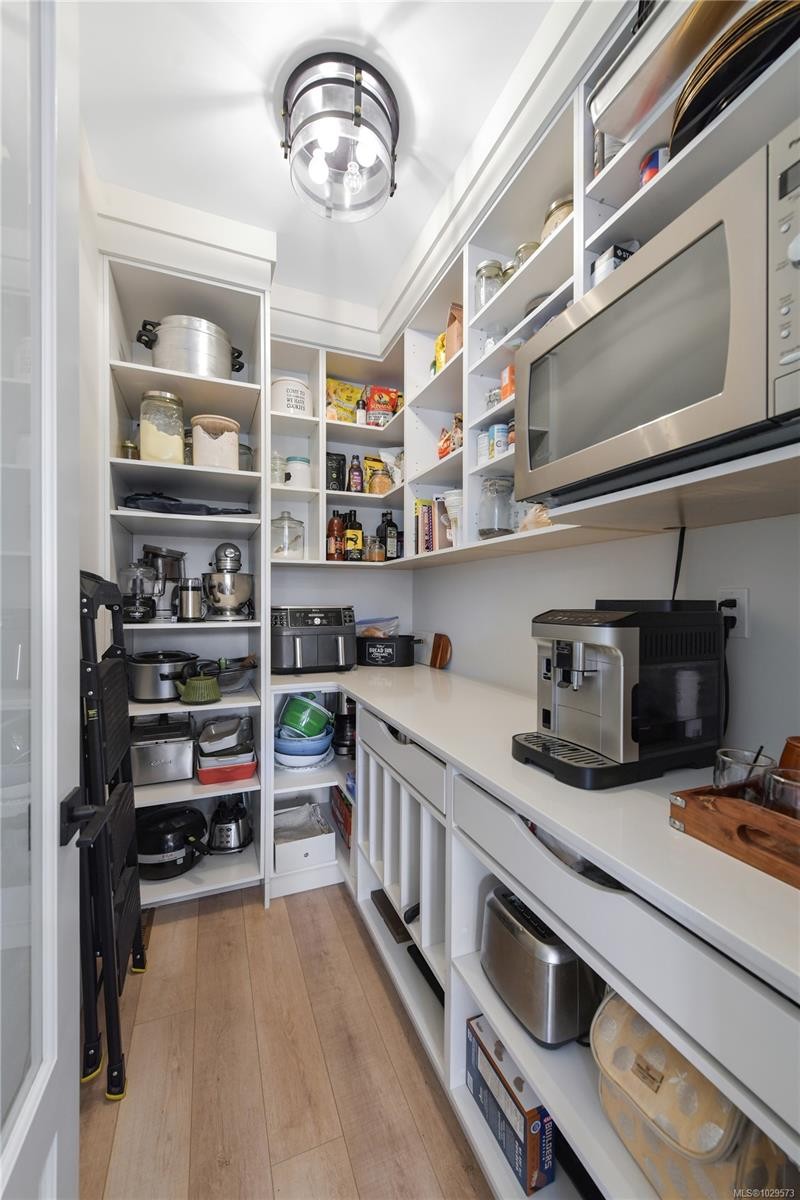 25 Howe St, Victoria, BC