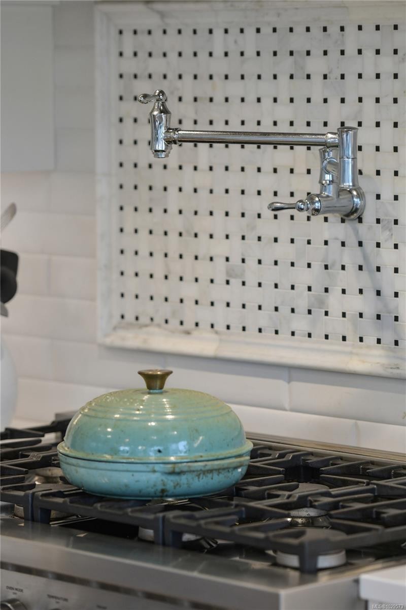 25 Howe St, Victoria, BC