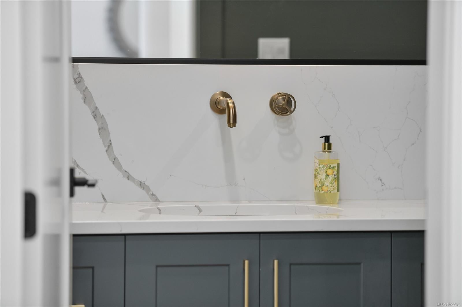 25 Howe St, Victoria, BC