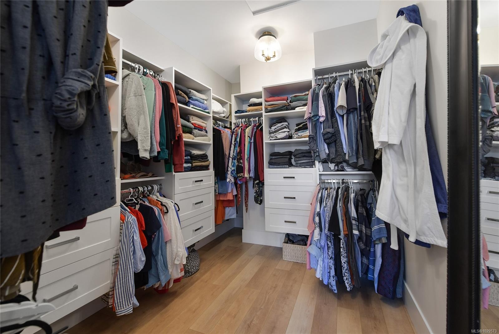 25 Howe St, Victoria, BC