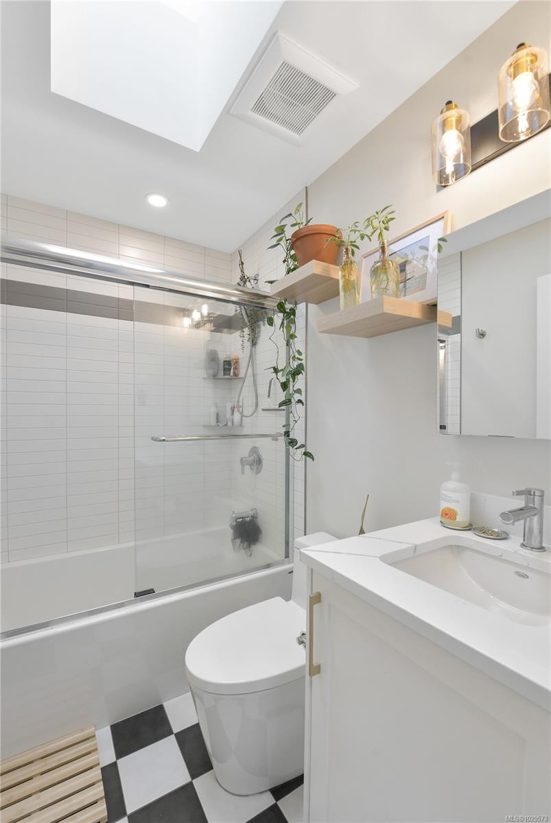 25 Howe St, Victoria, BC