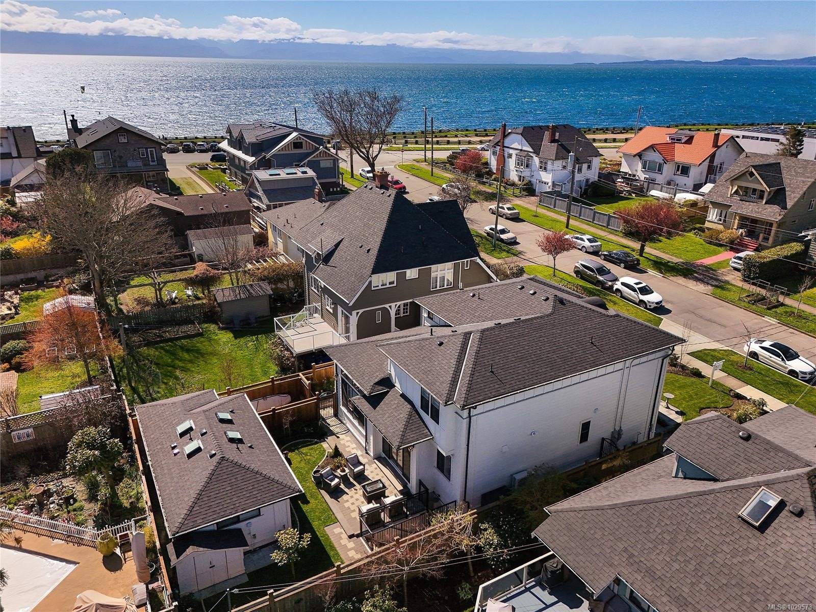 25 Howe St, Victoria, BC