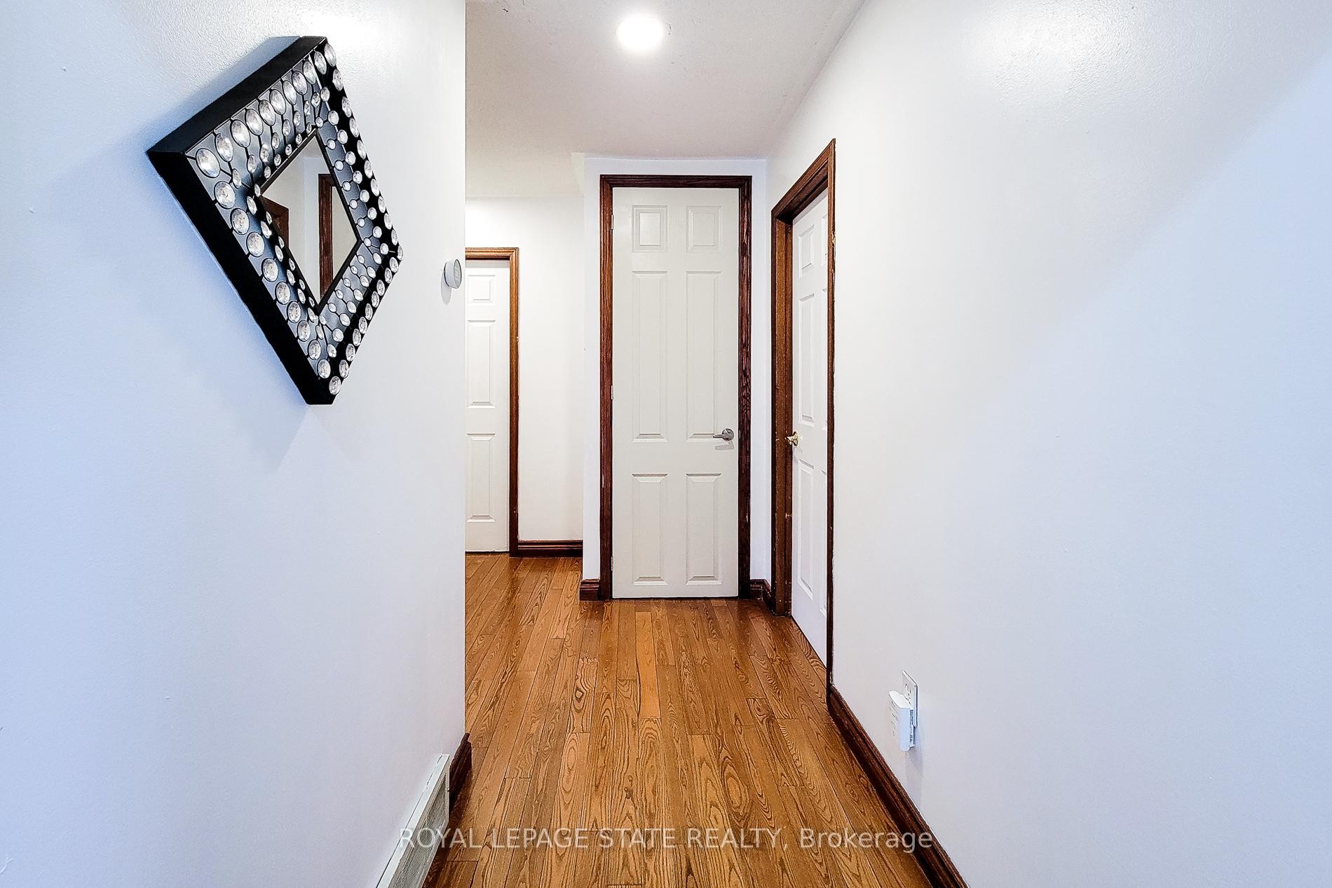 114 Juanita Drive, Hamilton, ON - Indoor Photo Showing Other Room