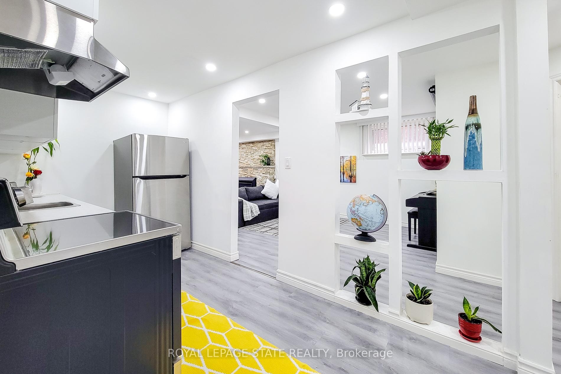 114 Juanita Drive, Hamilton, ON - Indoor Photo Showing Other Room