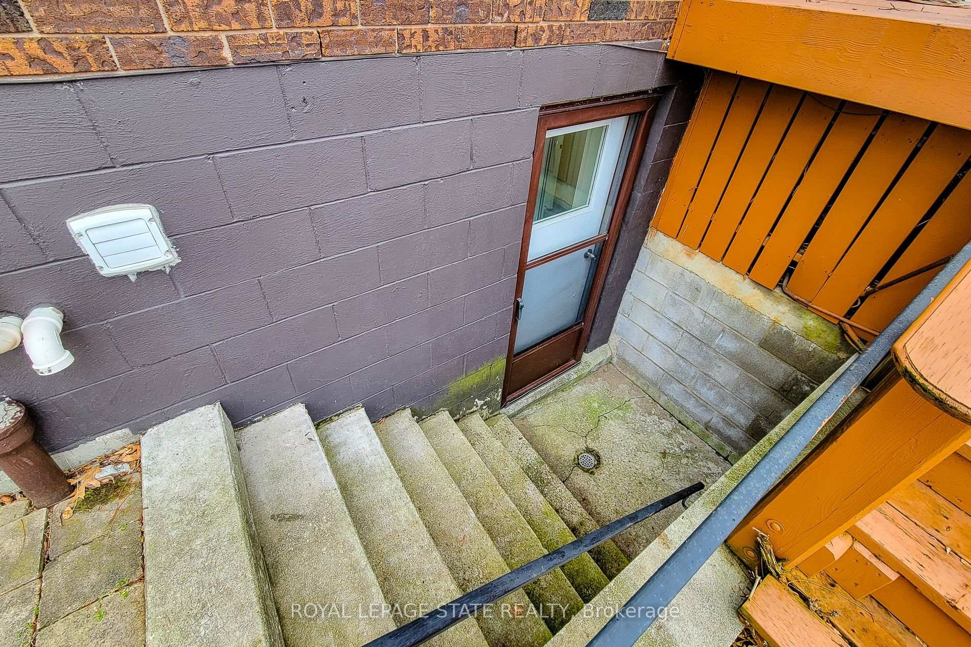 114 Juanita Drive, Hamilton, ON -
