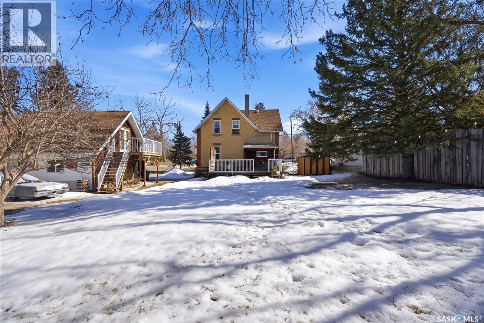 160 Elgin Crescent, Lumsden, SK - Outdoor