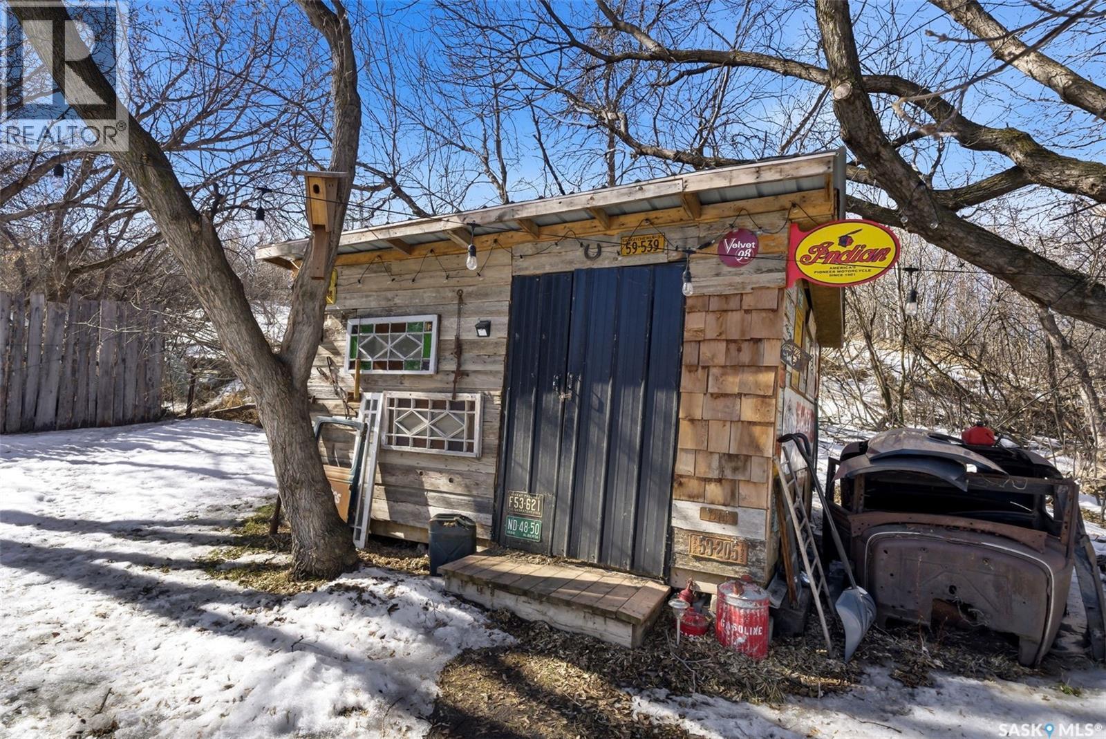 160 Elgin Crescent, Lumsden, SK - Outdoor