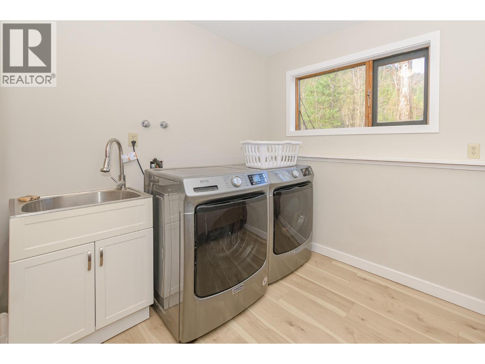 3668 Trinity Valley Road, Enderby, BC - Indoor Photo Showing Laundry Room