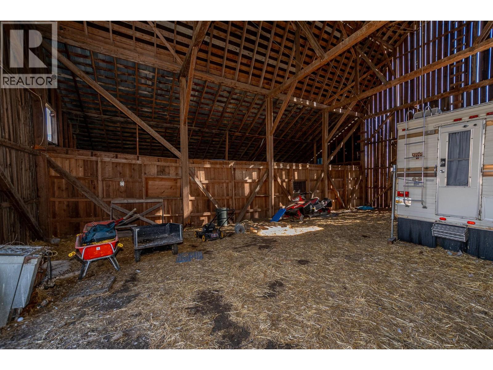 3668 Trinity Valley Road, Enderby, BC - Indoor