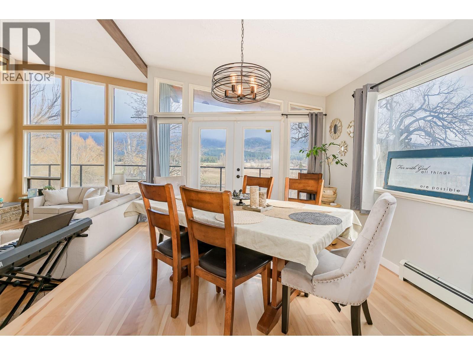 3668 Trinity Valley Road, Enderby, BC - Indoor Photo Showing Dining Room