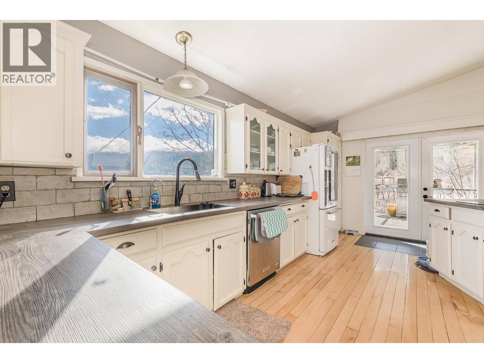 3668 Trinity Valley Road, Enderby, BC - Indoor Photo Showing Kitchen With Double Sink
