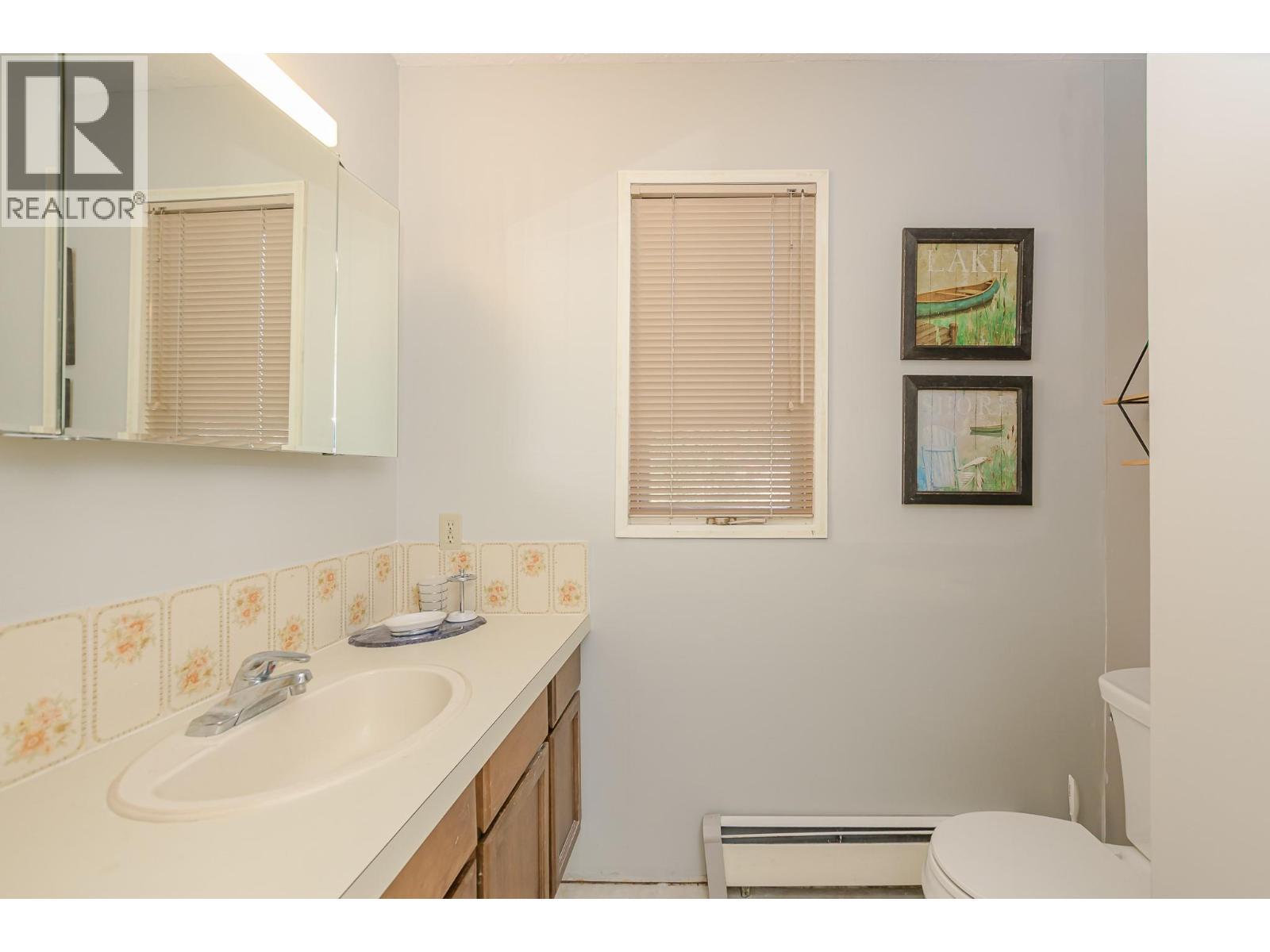 3668 Trinity Valley Road, Enderby, BC - Indoor Photo Showing Bathroom