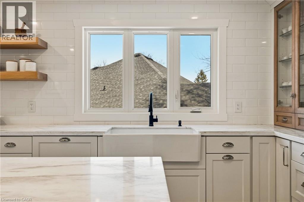 204 Falling Brook Drive, Ancaster, ON - Indoor