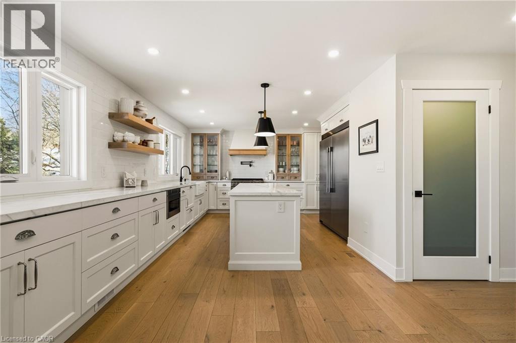 204 Falling Brook Drive, Ancaster, ON - Indoor Photo Showing Kitchen
