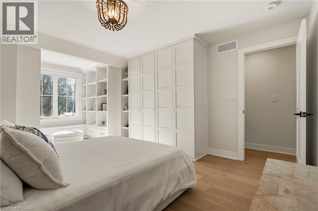 204 Falling Brook Drive, Ancaster, ON - Indoor Photo Showing Bedroom